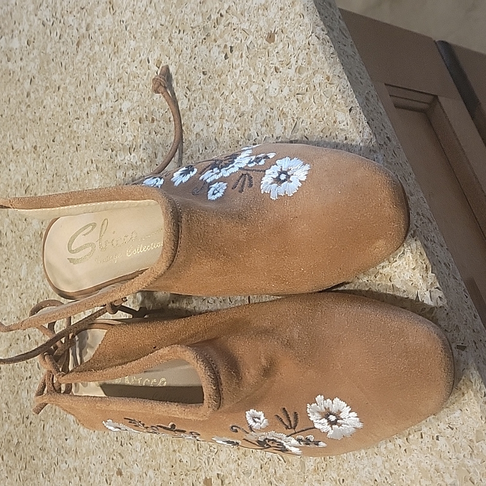 Womens Shoes